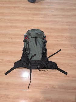 NEW High Sierra Pathway 2.0 60L Backpack with Tags Hiking Forest Green back pack camping Bag