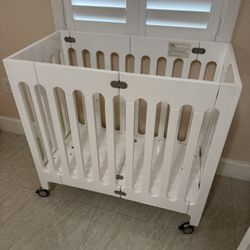 Mini Crib- Foldable 