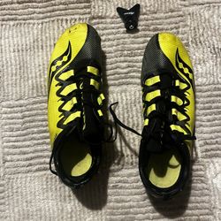 Saucony Showdown 4 track and field spikes