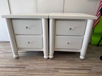 2 WHITE SOLID WOOD NIGHTSTANDS