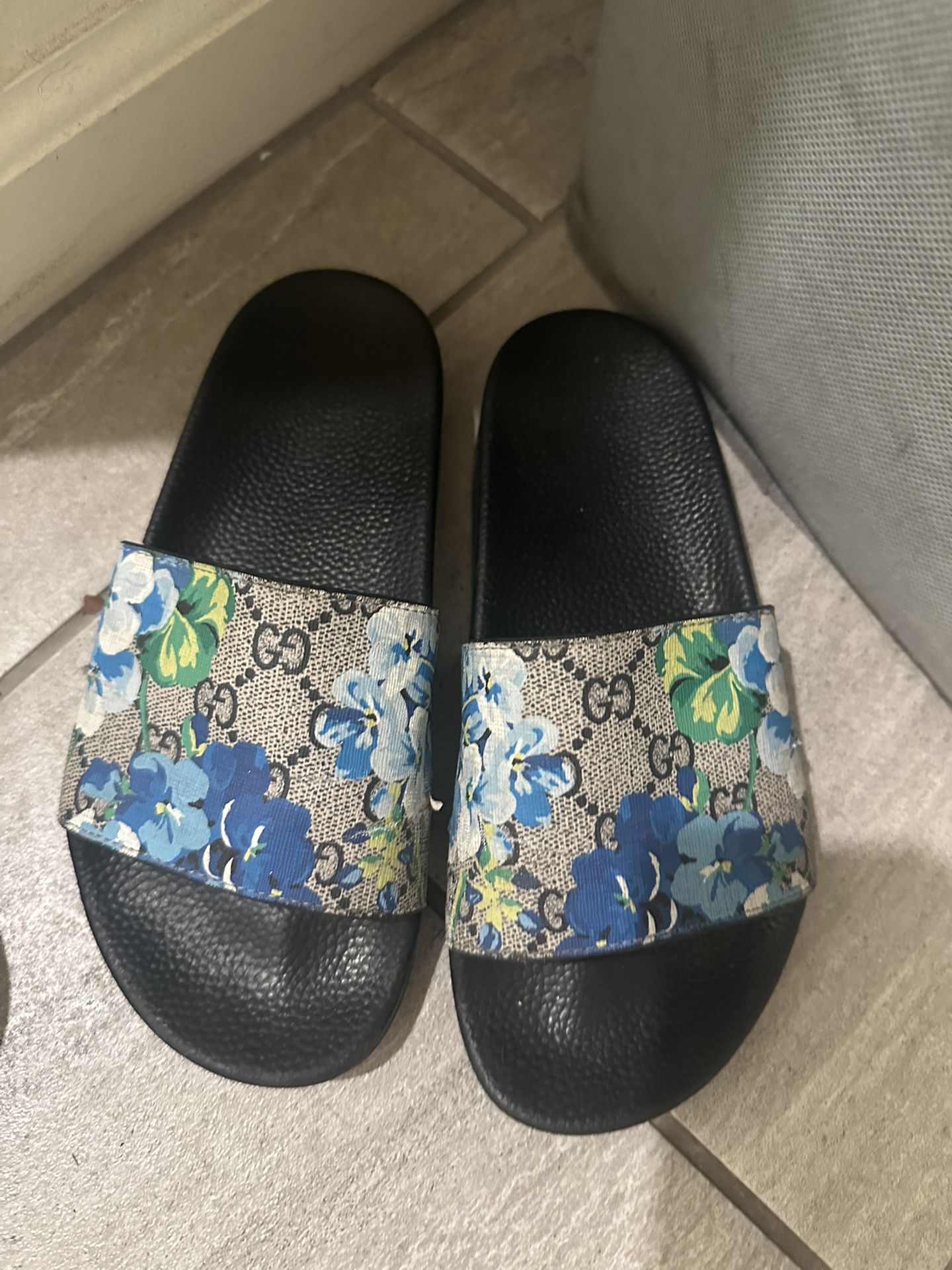 Women’s Shoes