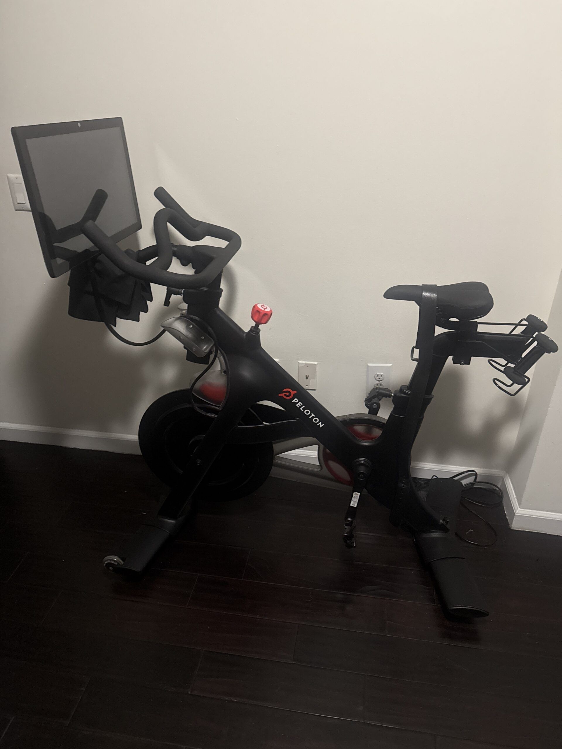 2021 Peloton Bike 2nd Gen Works Well 201-500 Rides - Chicago, IL