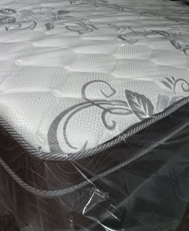 New Queen Pillow Top