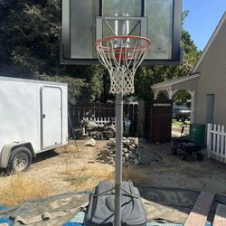 Spalding , fiberglass, adjustable basketball hoop