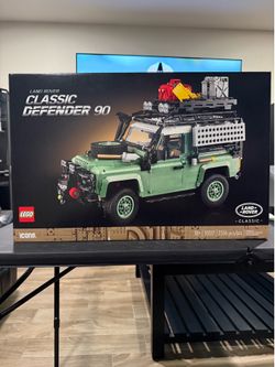 Lego Retired Land Rover Classic Defender 90 set 10317