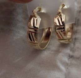 Aretes de oro laminado