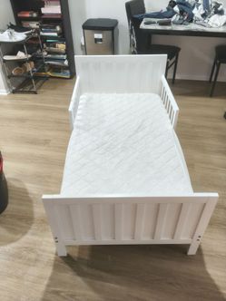 Kids bed like new!!