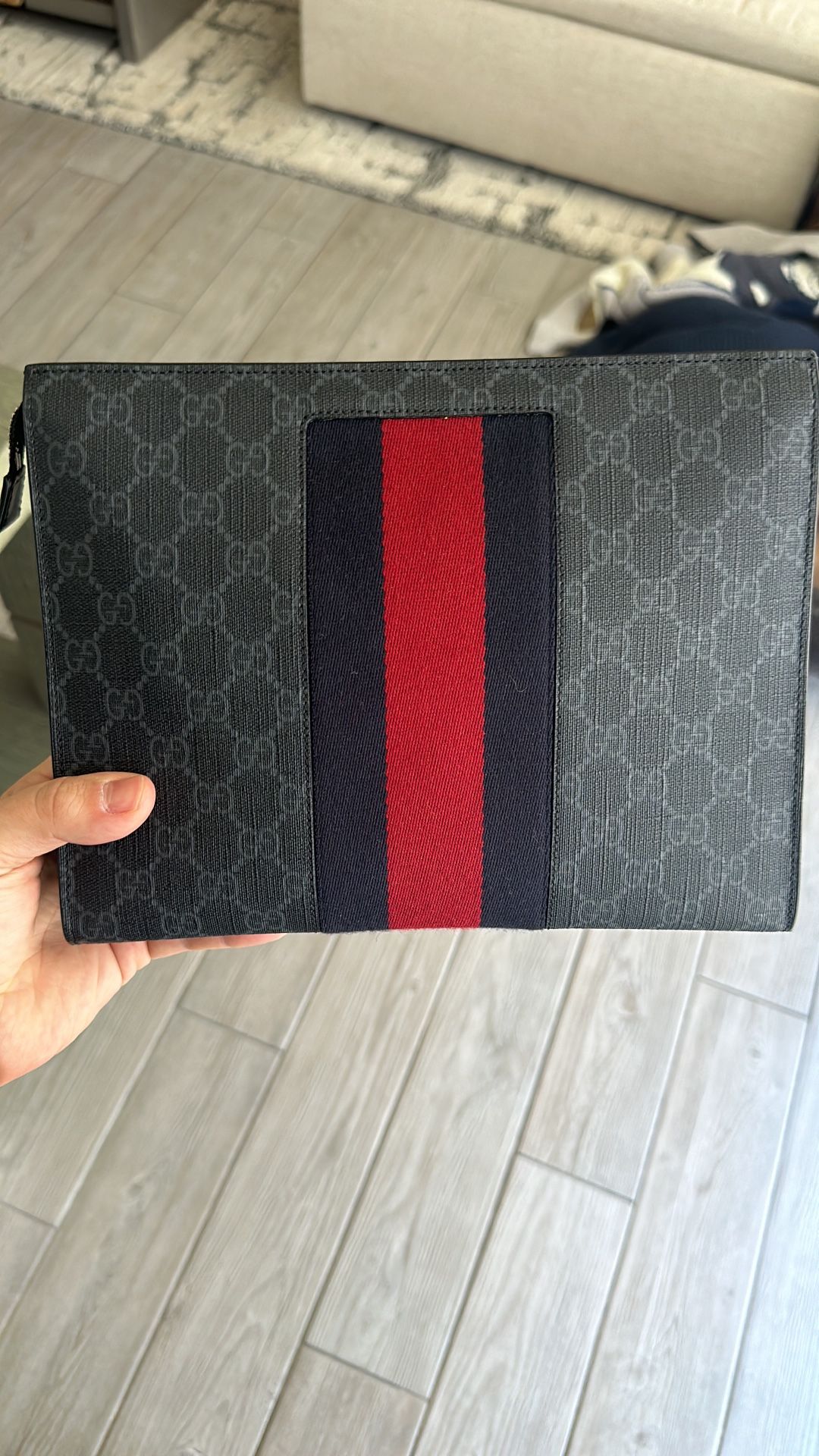 Gucci Men’s Leather Pouch