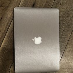 Apple Macbook Pro 2015 13" Retina 2.7GHz i5 Core, 8GB, 256GB SSD - Silver