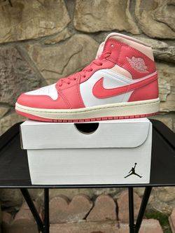 Air Jordan 1 Mid “Strawberries & Cream” Size 6.5 Women’s