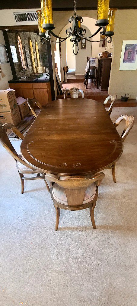 Gorgeous Solid Oak Dining Room Table And 6 Chairs 