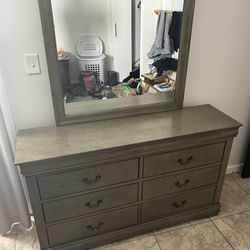 Dresser with Mirror and Knight Stand 