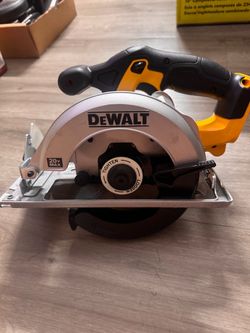 DeWalt 20V 6 1/2 Inch Circular Saw