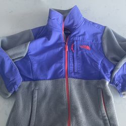 Woman’s North face Fleece 