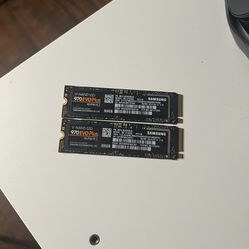 2 Samsung 970 Evo Plus NVMe SSD (500 GB) 