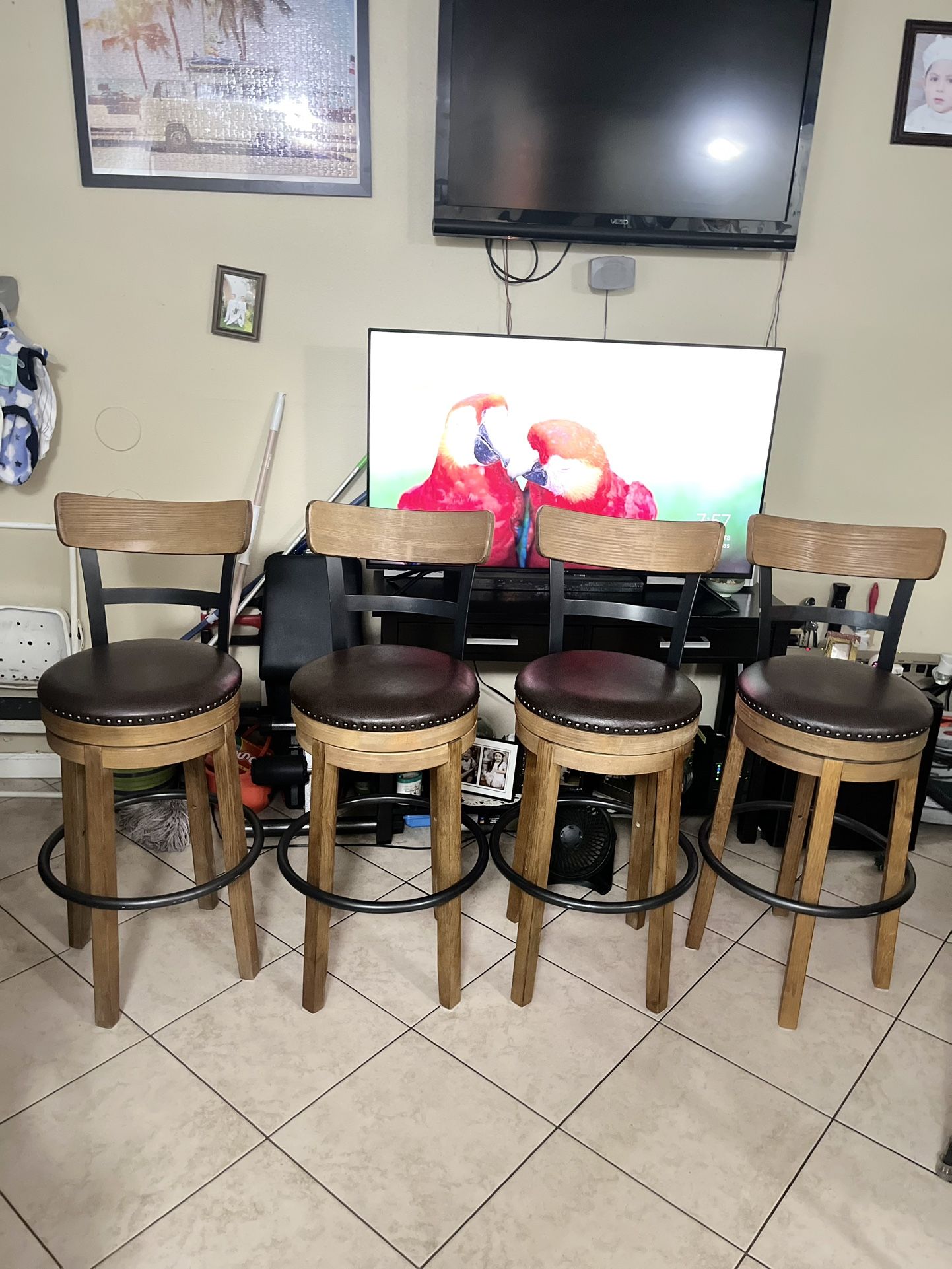 4 Bar Stools