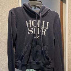 Hollister Sweater 