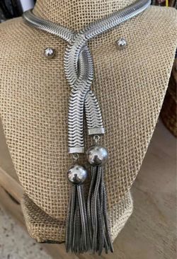 Juego collar aretes stainless diseño muelle joyería antigua