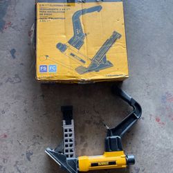 DeWALT 16 ga Pneumatic Flooring Tool Nailer