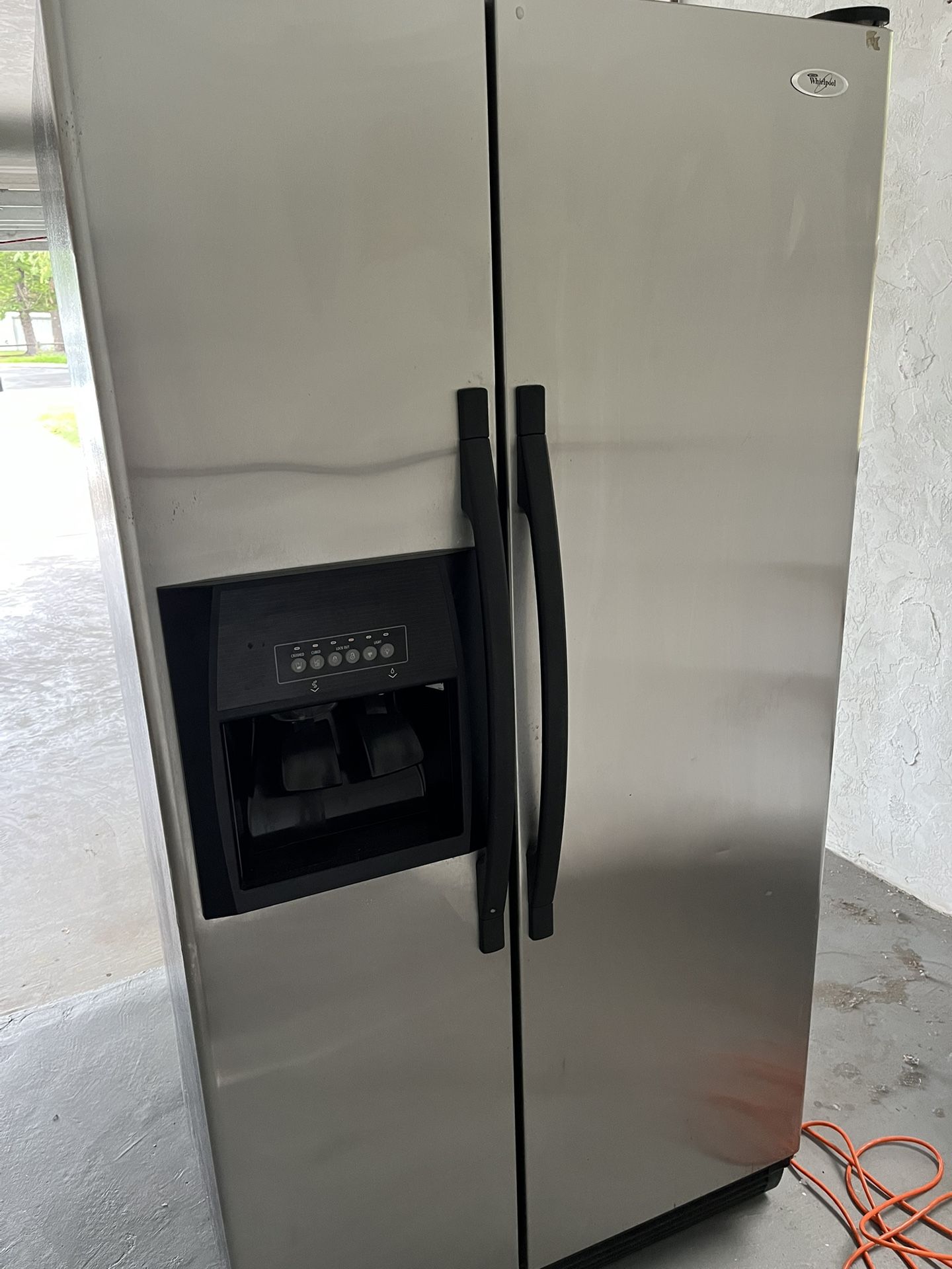 Whirlpool Fridge With Icemaker 