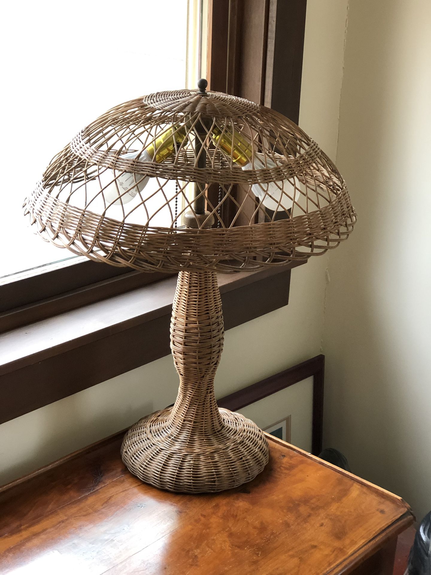 Antique Natural Wicker Lamp