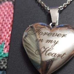 New Stainless Steel 22in Locket Heart Pendant 22in Mpu Serious Buyet Cash Only Don't Deliver Price Firm 