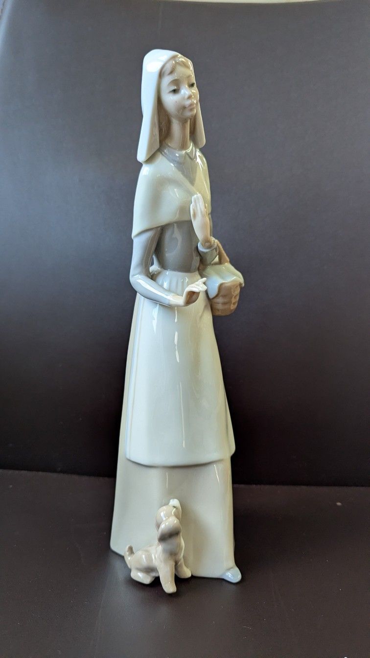 LLADRO SHEPHERDESS WITH DOG 10.75" made in Spain #1034 