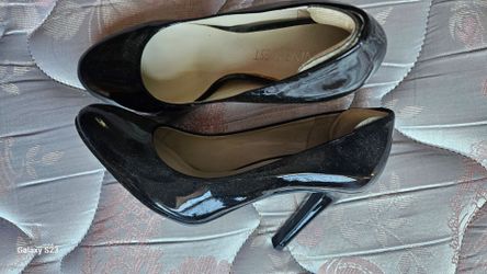 Nine West black leather high heel pump