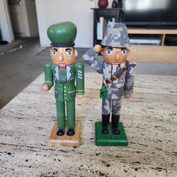 2 Holiday Military Nutcracker Soldiers