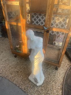 Venus De Milo Statue