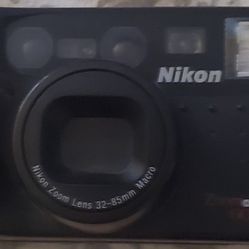 NIKON ZOOM 