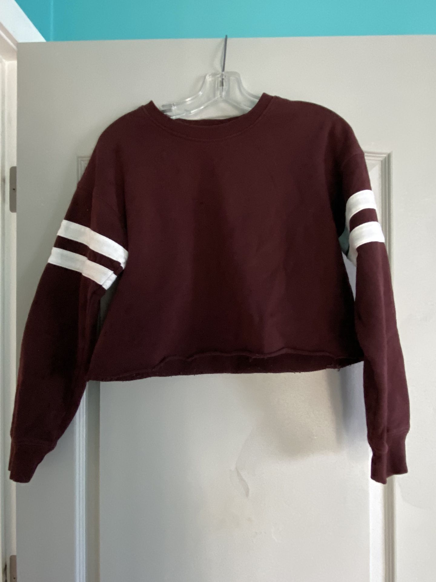 Forever 21 Burgundy Maroon cropped sweatshirt