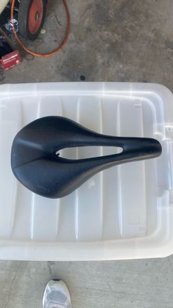 Carbon fiber saddle EC90