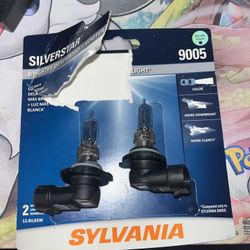 SYLVANIA SILVERSTAR 9005 headlights