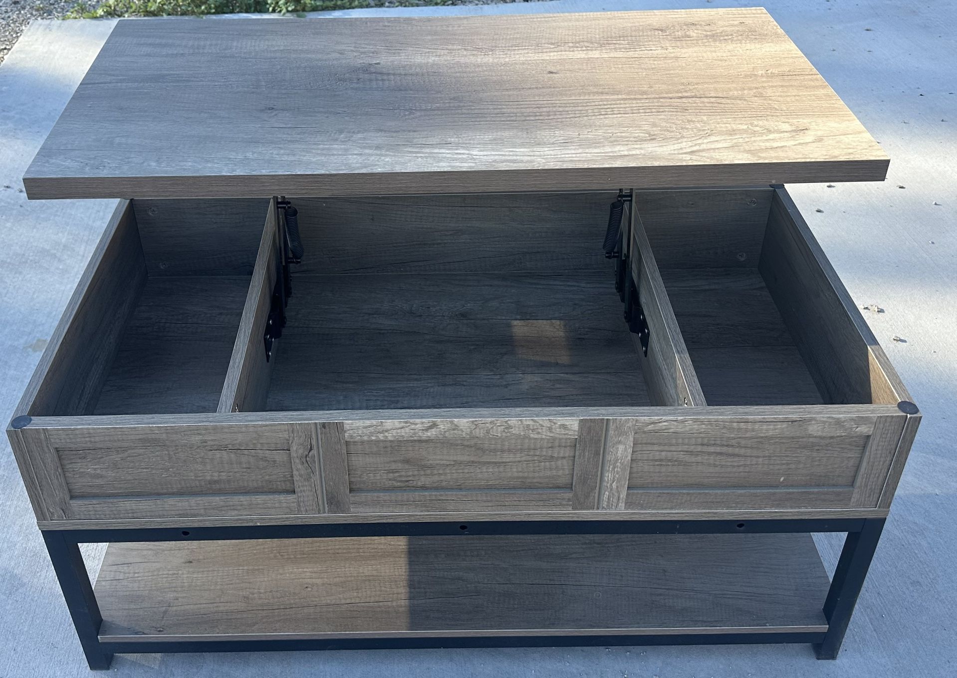 Wooden Coffee Table with a Lift Top and Storage