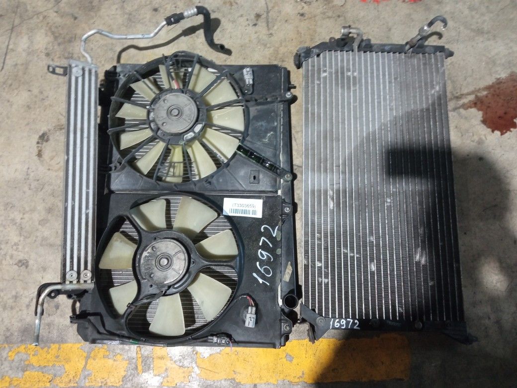 Radiator, Condenser And Fan For 2001 Toyota Sienna Stock 16972