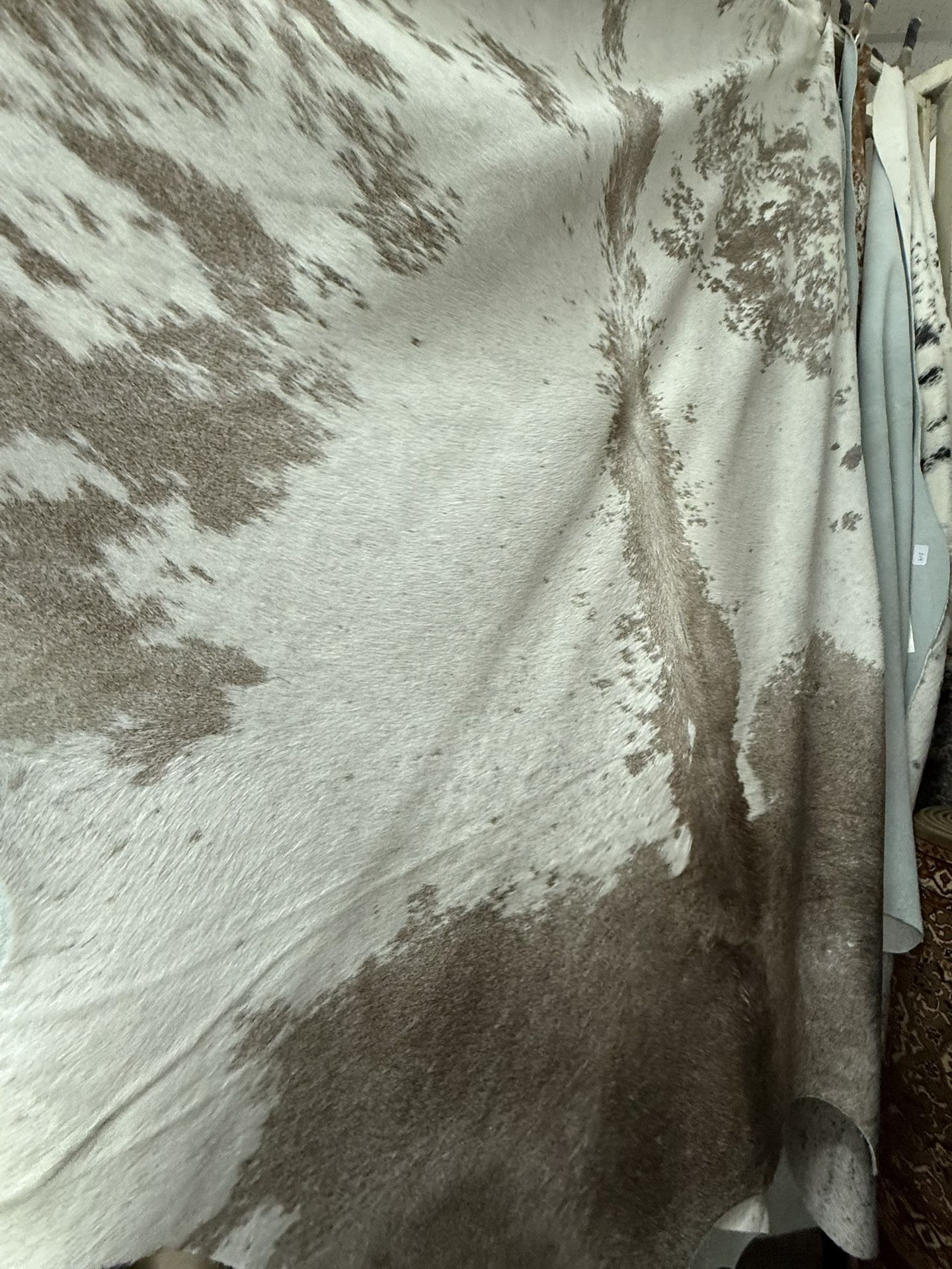 Big Cowhide Area Rugs 