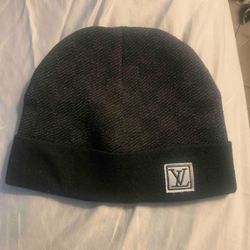 Louis Vuitton Hat / Beanie Damier Petite *Gray* LV Monogram Logo #louisvuitton #beanie #lvmonogram