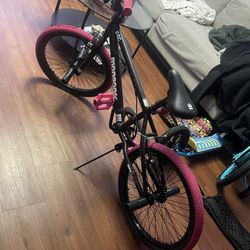 Mongoose Bike ( Still Looks New)