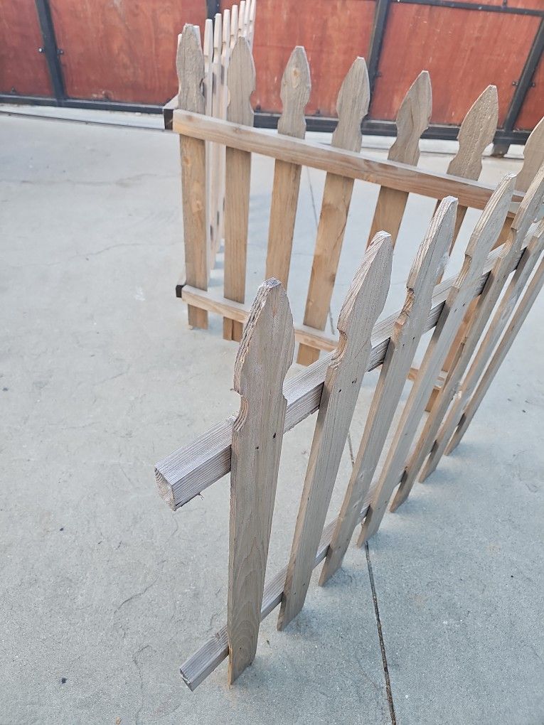 Wood New Fence 148 Inches LONG 300 Wood 43 Hight