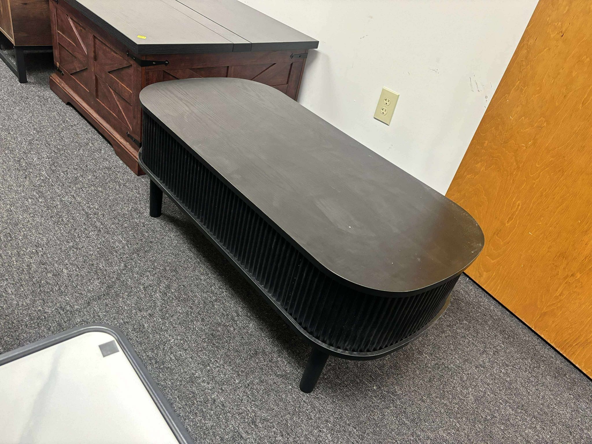 Fluted Lift Top Coffee Table with Hidden Compartment, Fully Assembled Wooden Center Table(small damage)