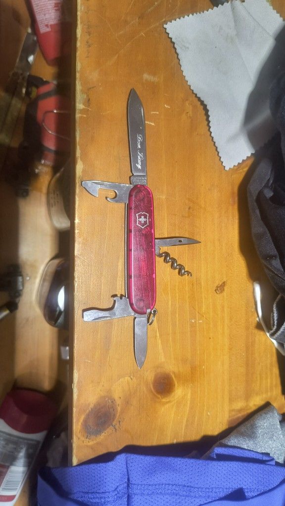 Top-Quality Red Victorinox Spartan Swiss Army Pocket Knife