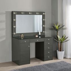 New vanity with mirror on sale now