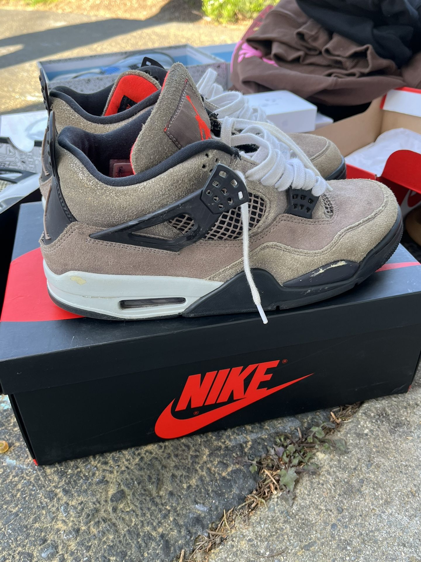 Jordan 4 “taupe Haze”