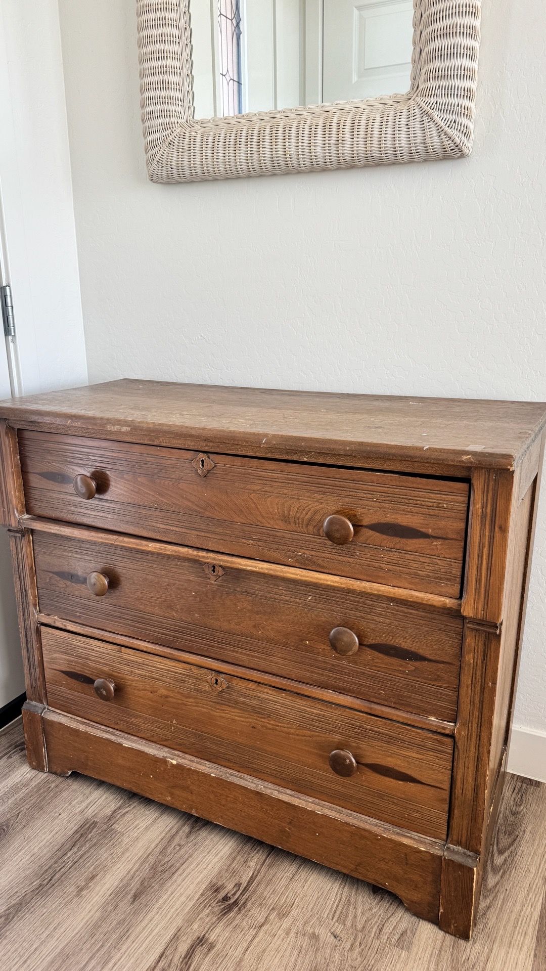 Vintage dresser