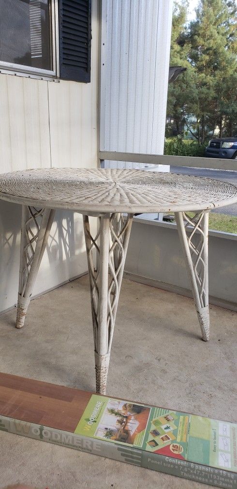 Wicker Table
