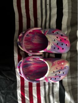 Bay girl crocs size 5