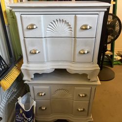 2 Light Gray Nightstands With Matching Dresser
