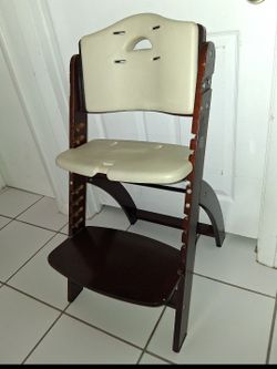Albiie toddler chair (READ DESCRIPTION) $40 FIRM