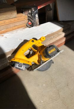 Dewalt saw